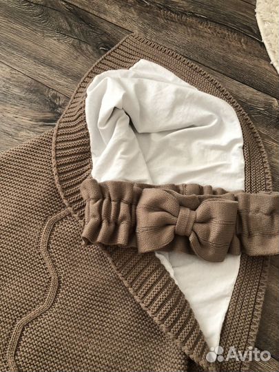 Вязанный плед с бантом на выписку