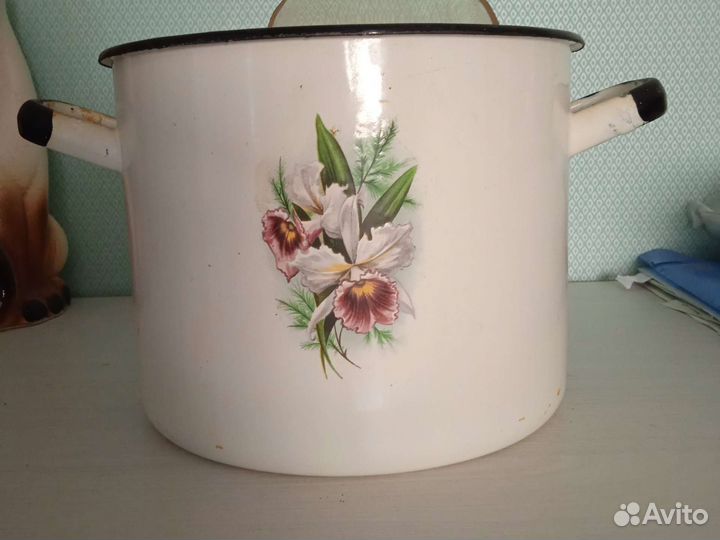 Кастрюля эмалированная