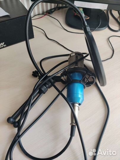Студийный конденсаторный микрофон BM 800