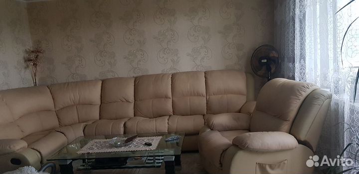 Кожаный угловой диван бу