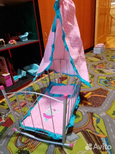 Кроватка с балдахином для кукол