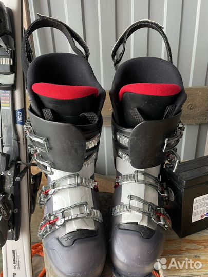 Горнолыжные ботинки и лыжи Fisher