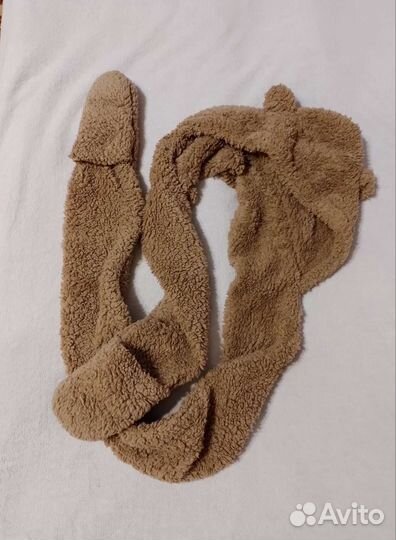 Шапка плюшевая с шарфом и варежками