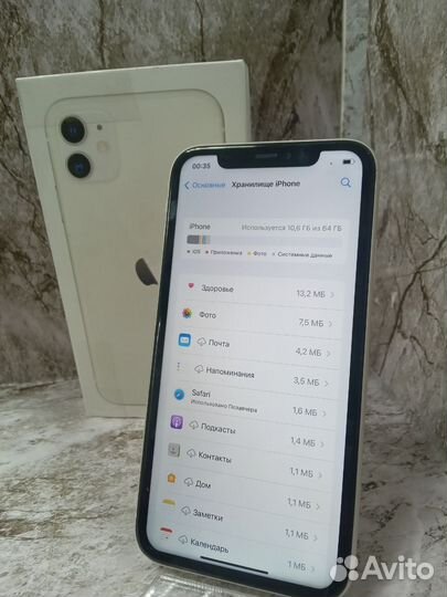 iPhone 11, 64 ГБ
