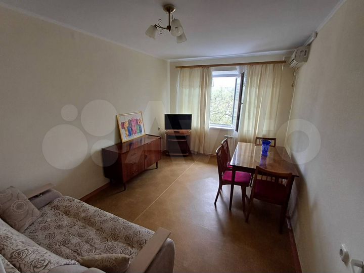 2-к. квартира, 50 м², 4/5 эт.