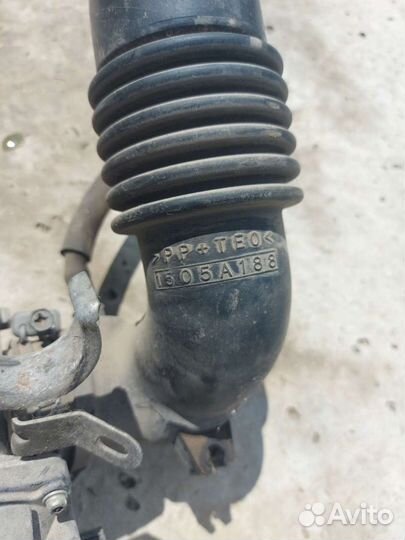 Патрубок воздушного фильтра на Mitsubishi Lancer 1