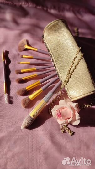 Кисти для макияжа новые