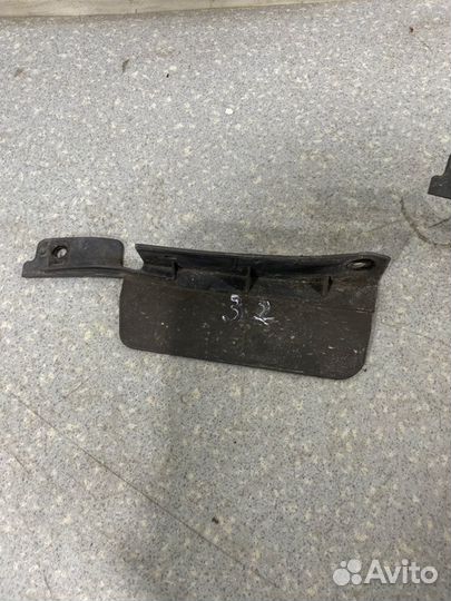 Брызговик Bmw X5 E70 4.8 N62B48