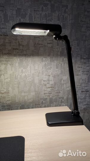 Лампа настольная люминесцентная, рабочая