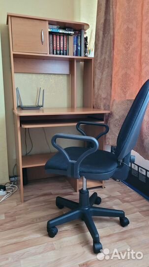 Продам компьютерный стол