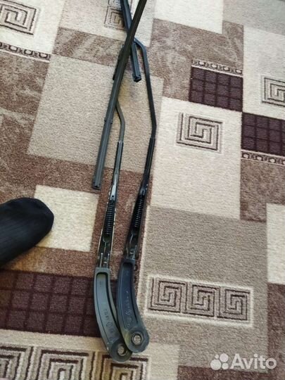 Поводки дворника на рено миган 2