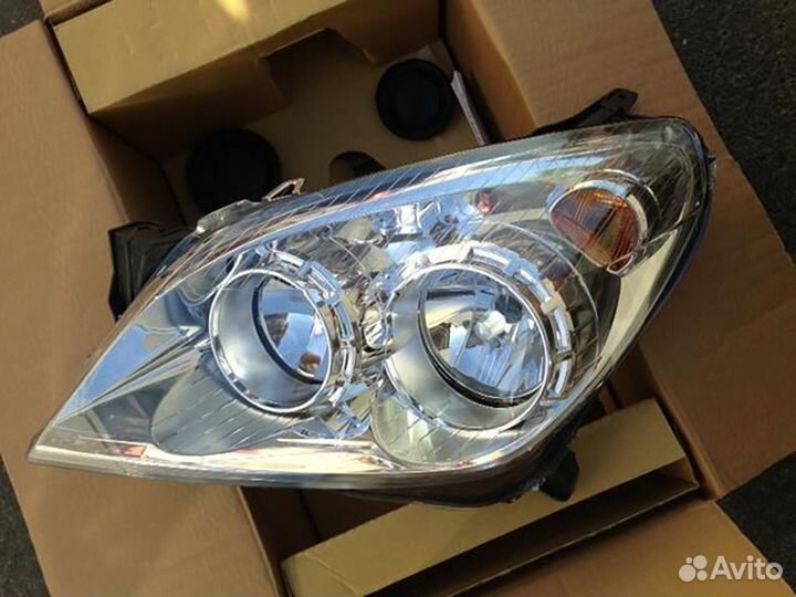 Фара левая LH Опель Астра h н 2004-2010