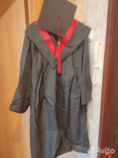 Мантия выпускника магистра с капюшоном