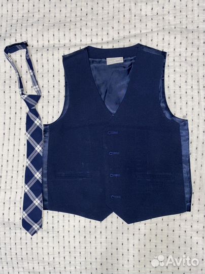 Жилет праздничный и галстук для мальчика