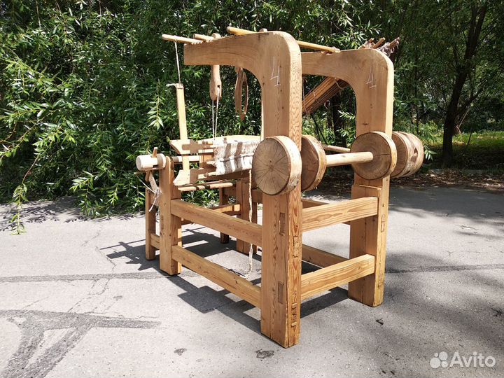 Старинный ткацкий станок