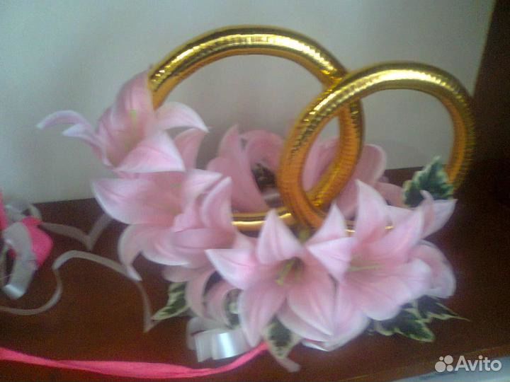 Свадебные кольца на машину