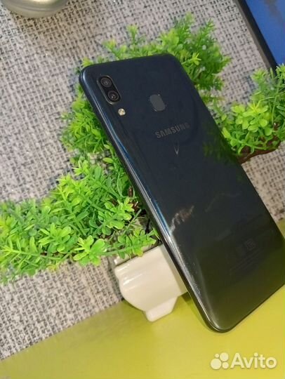 Samsung Galaxy A30, 3/32 ГБ