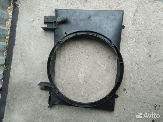 Диффузор радиатора Вольво 850