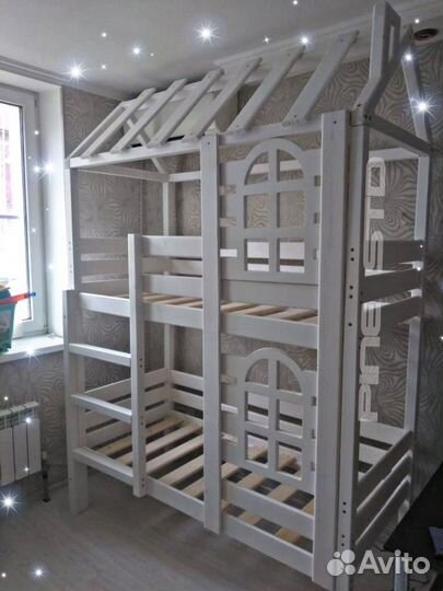 Двухъярусная кровать домик с окошками