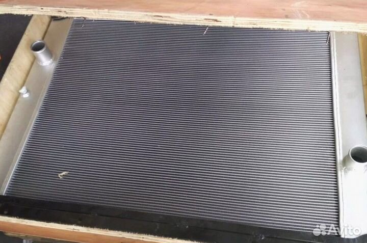 Hyundai R 180NLC-9S Радиатор водяной