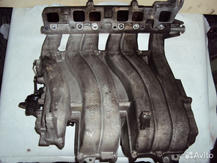 Впускной коллектор Мерседес Вито 638 2.8 вр6