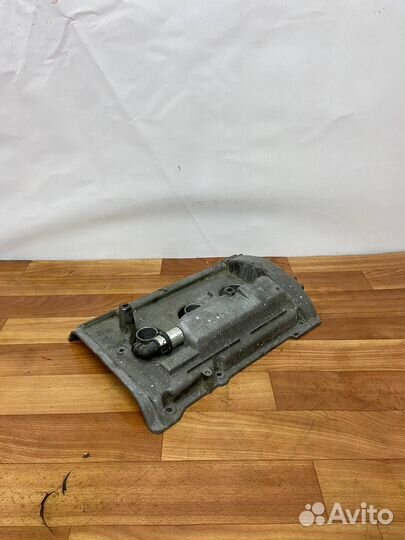 Клапанная крышка правая Audi A6 C5 2.4