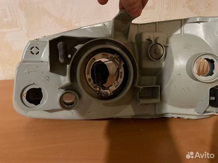 Фара и левое стекло hyundai accent