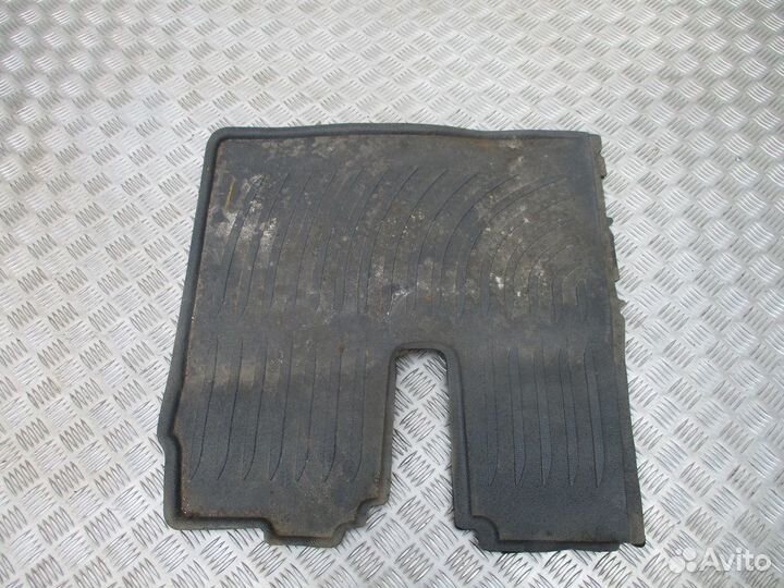 Покрытие пола (слева спереди) MAN 81628600755