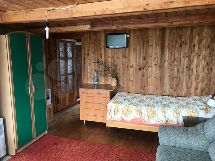 Дом 28 м² на участке 1 сот.