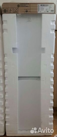 Холодильник Indesit 167см