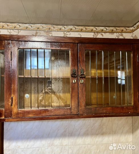 Антикварный шкаф буфет
