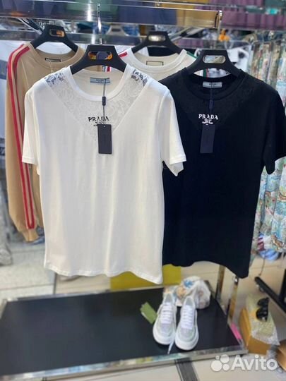 Футболка Prada