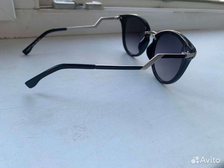 Женские солнцезащитные очки