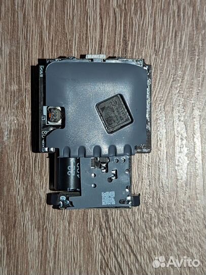 Зарядное устройство Apple 20W USB-C на запчасти