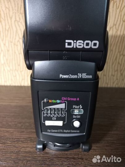 Фотовспышка Nissin Di600