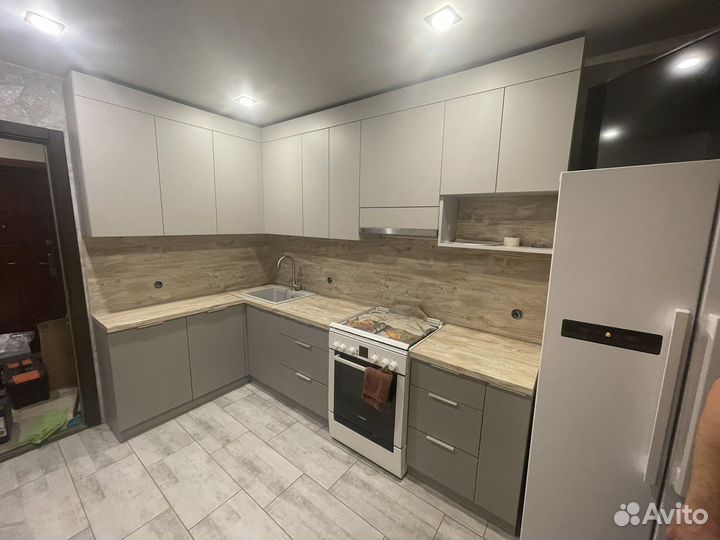 Светлая и уютная кухня. Деревня Крутая