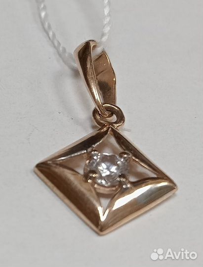 Золотая подвеска с фианитом