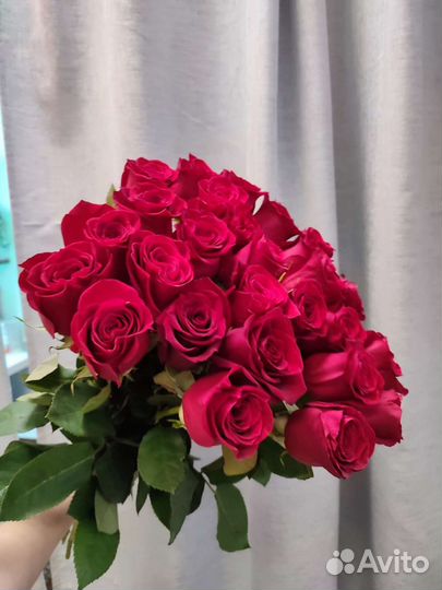 Сотрудник цветочного склада