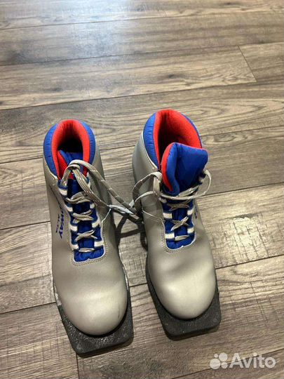 Лыжные ботинки 37