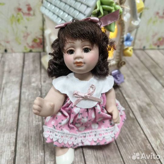 Куклы фарфоровые