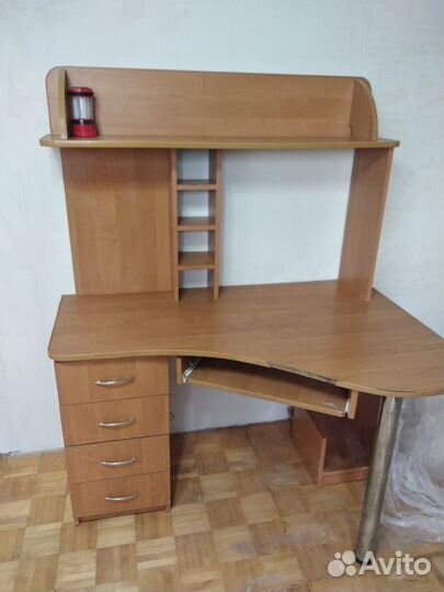 Компьютерный стол