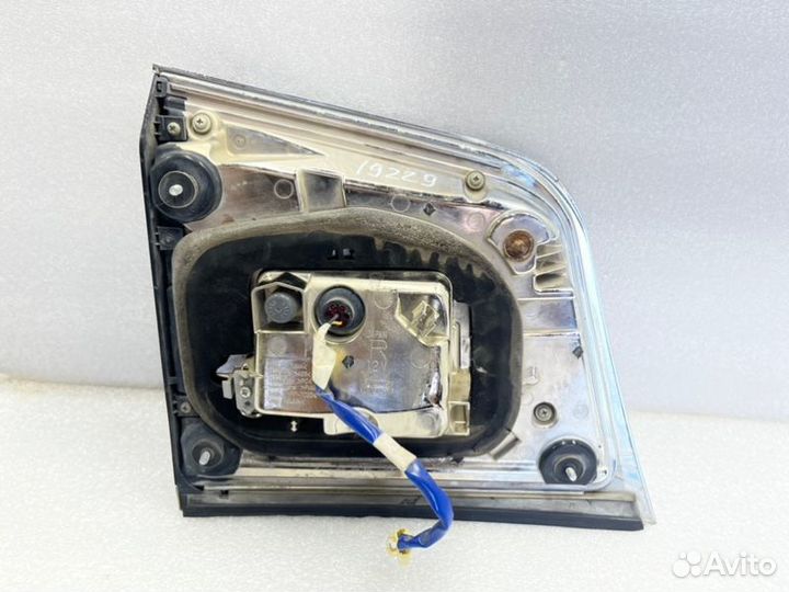 Фонарь внутренний правый Lexus Lx 570 2007-2012