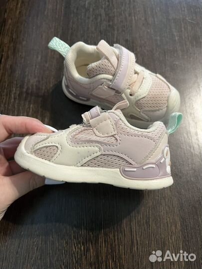 Кроссовки для девочки 19 размер