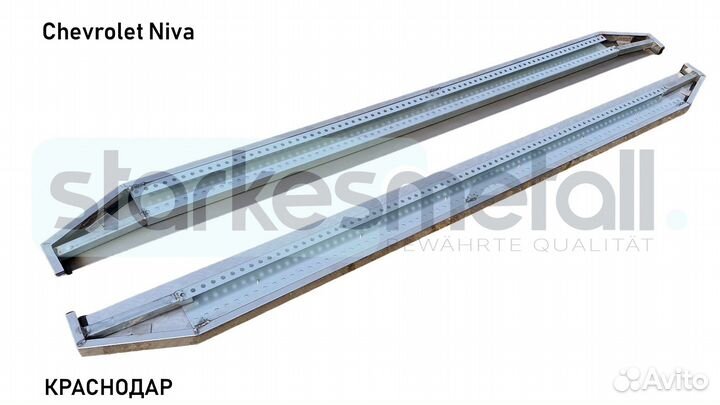 Подножки Chevrolet Niva с нержавеющей площадкой