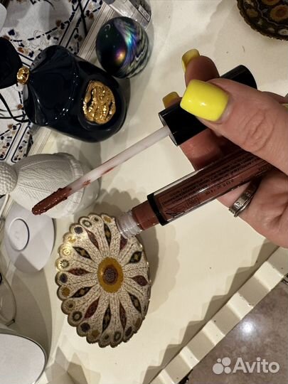 Губная помада NYX Lip Lingerie 24 Cabaret Show