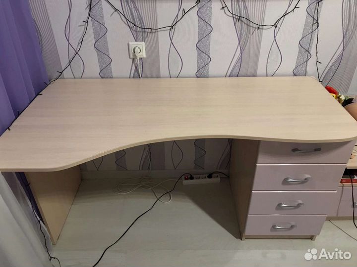 Письменный стол