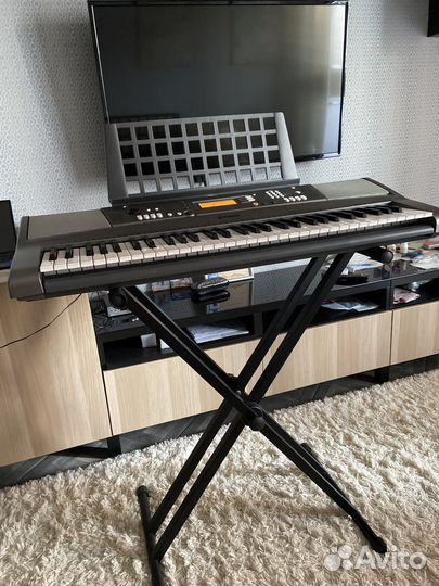 Синтезатор Yamaha psr r300