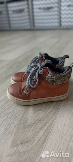 Продам куртку для мальчика Carters