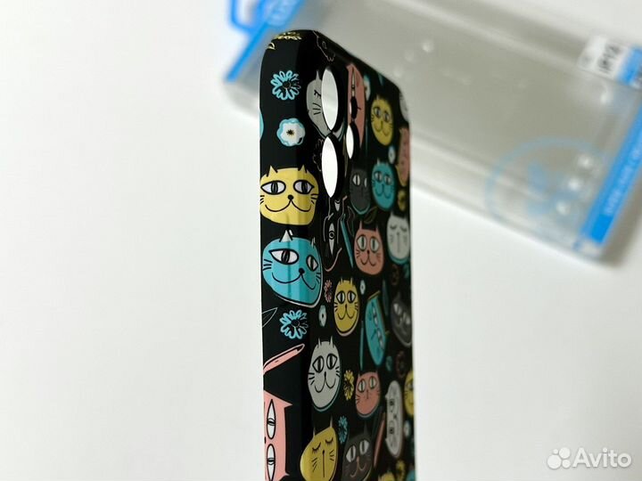 Чехол на iPhone 12 Kaws