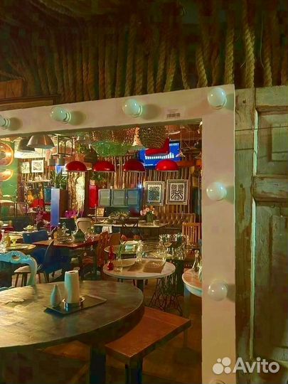 Гримерное зеркало с лампочками